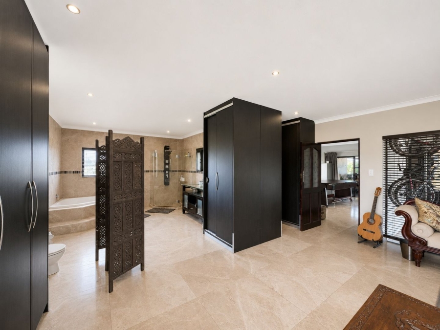 4 Bedroom Property for Sale in Flamingo Vlei Western Cape